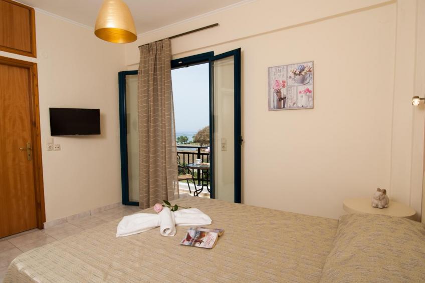 in Panormos mit kleinem Garten,Pool - foto 2