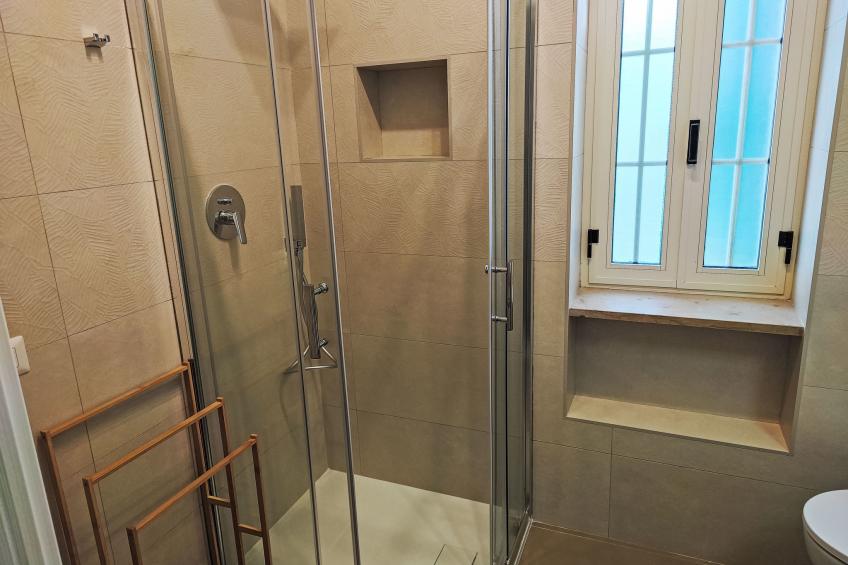 Quadrilocale in villa con piscina - foto 8