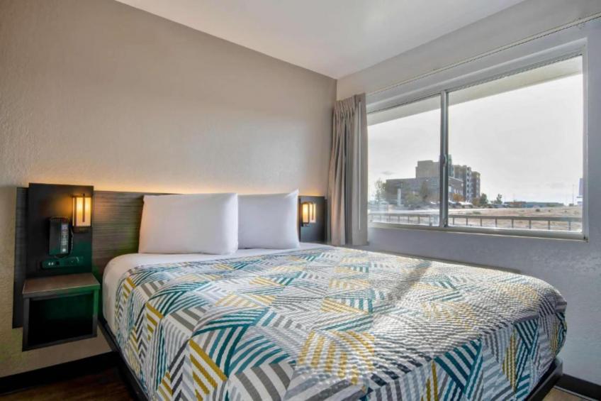 1 King Bed  Non-Smoking - foto 13