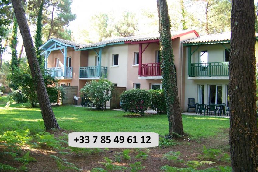 Hübsches kleines Haus in ruhiger Lage in einer baumbestandenen Residenz mit beh