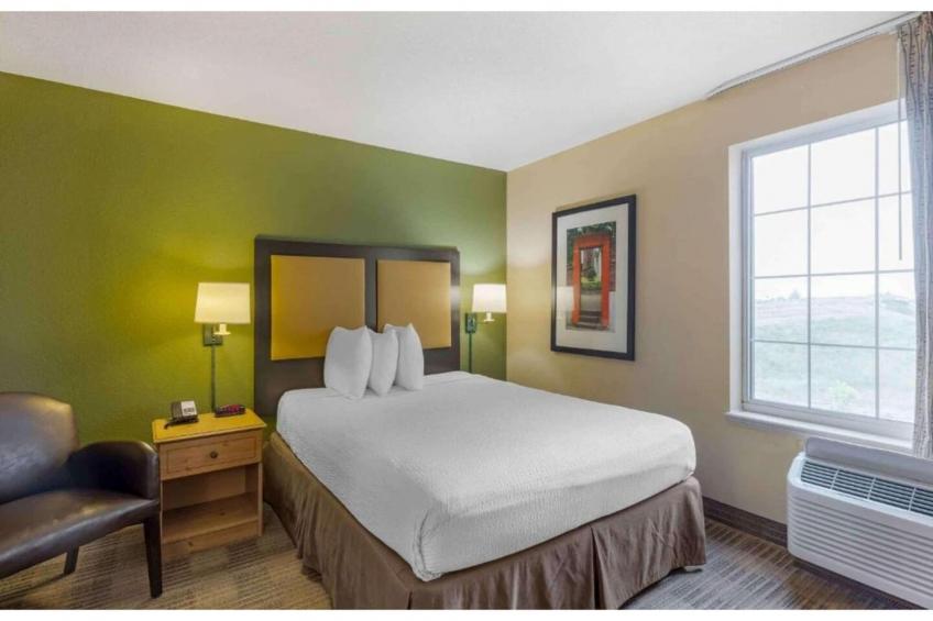 1 King Bed | Non-Smoking, Kitchen - foto 12