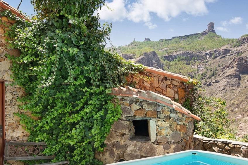 250 Jahre altes Steinhaus mit zwei Terrassen inmitten einer wunderbaren Naturla