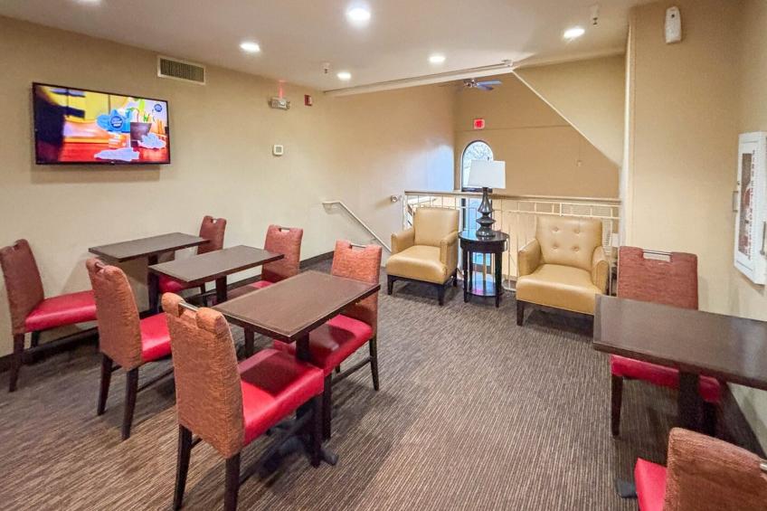 1 Queen Bed | Non-Smoking, Micfridge, Sofa-Bed - foto 40