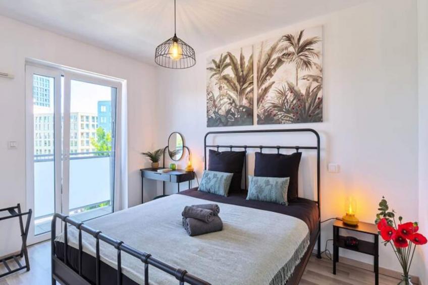 Dans Les étoiles - 2 Chambres Proche Centre Ville Avec Parking Inclus - foto 16