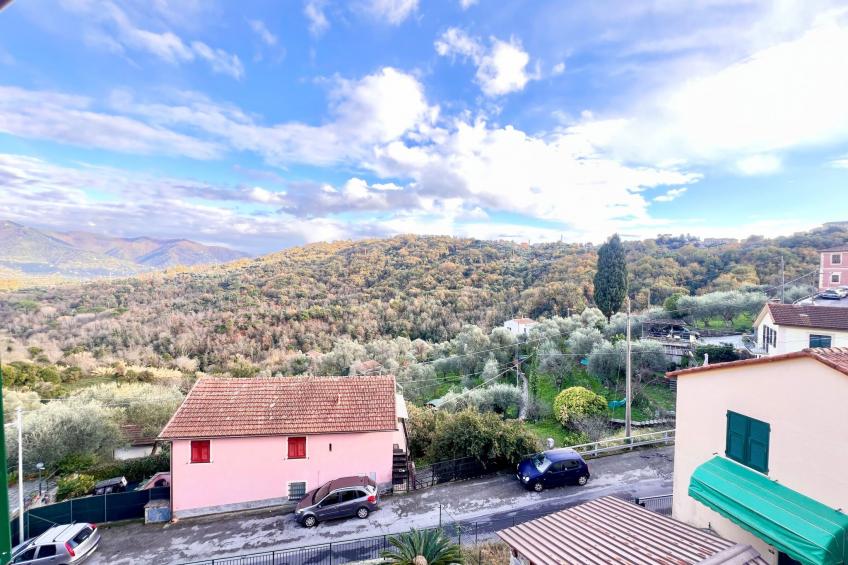 Wohnung im zweiten Stock mit Parkplatz und Garten - foto 18