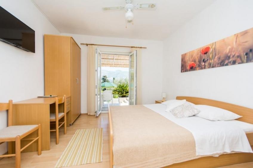 Apartments & Rooms Jokovic-Deluxe Studio Apartment with Terrace and Partial Sea View (SOBA 6) - foto 3
