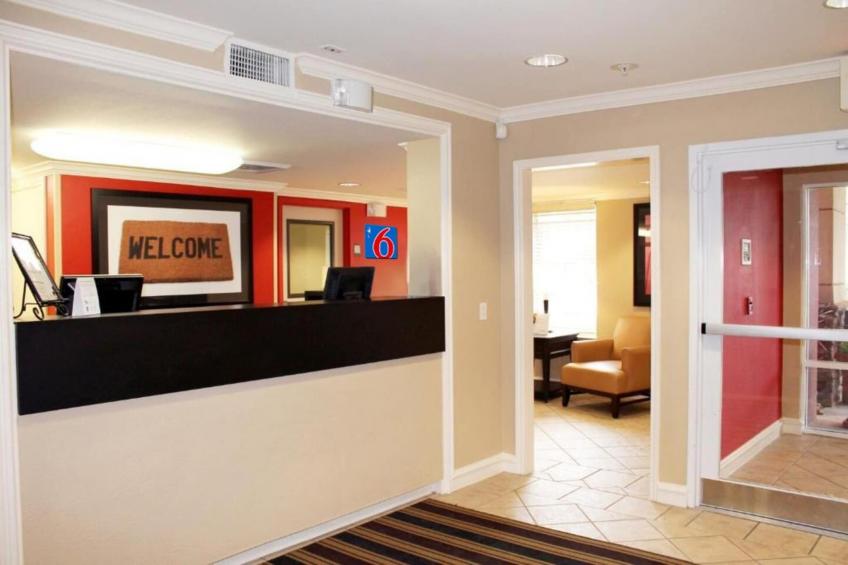 1 Queen Bed  Non-Smoking Kitchen - foto 41