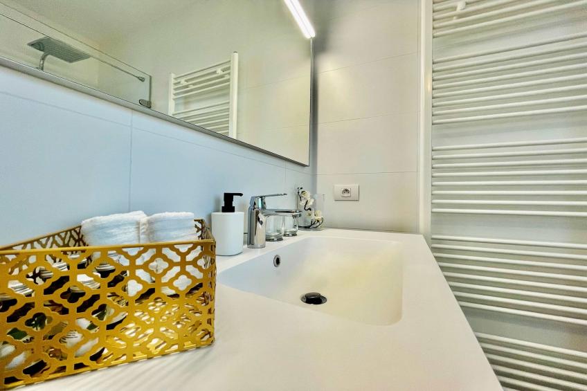 Modern 2BR Penthouse Near Diamond District by OneLuxStay - foto 48