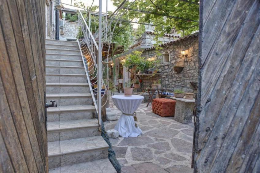 Quaint & Affordable Stay in Budva Traditional Stone House - Family Room 2 - foto 20