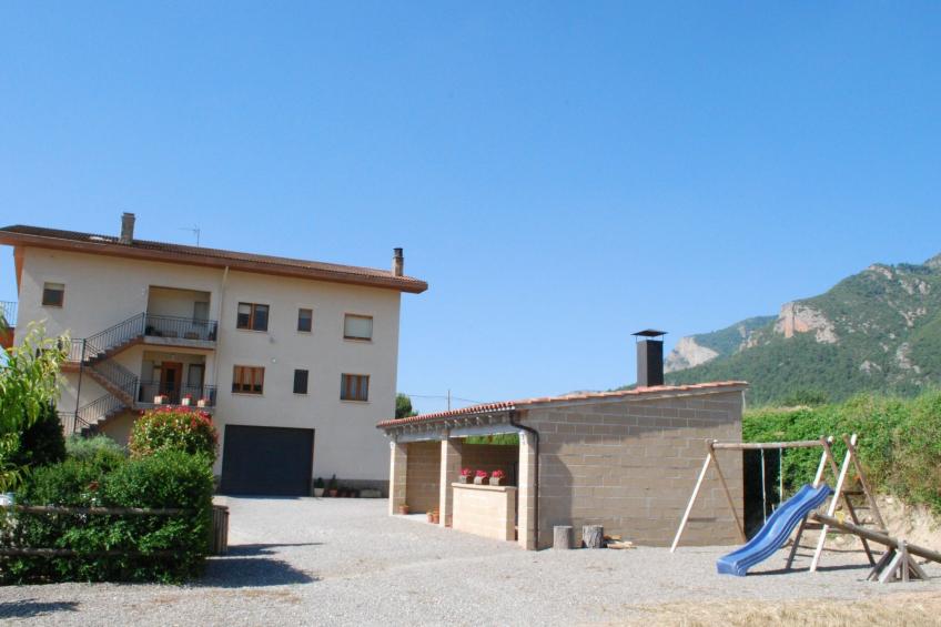 "Cal Serveró." mit Terrasse