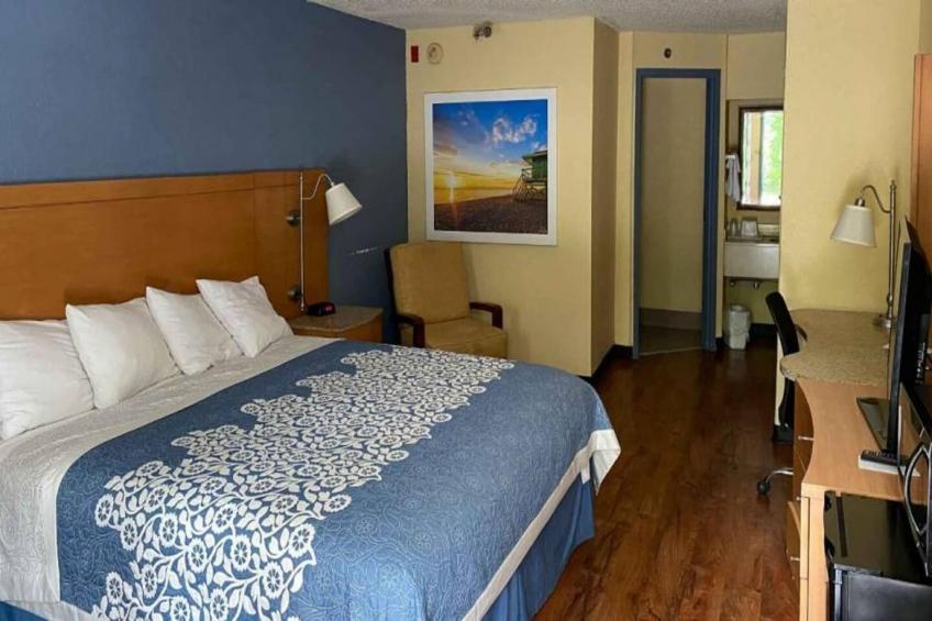 1 King Bed  Non-Smoking - foto 21