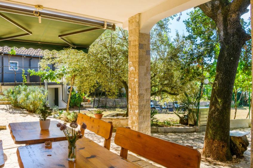 Wunderschönes Ferienhaus in Pomer mit Garten