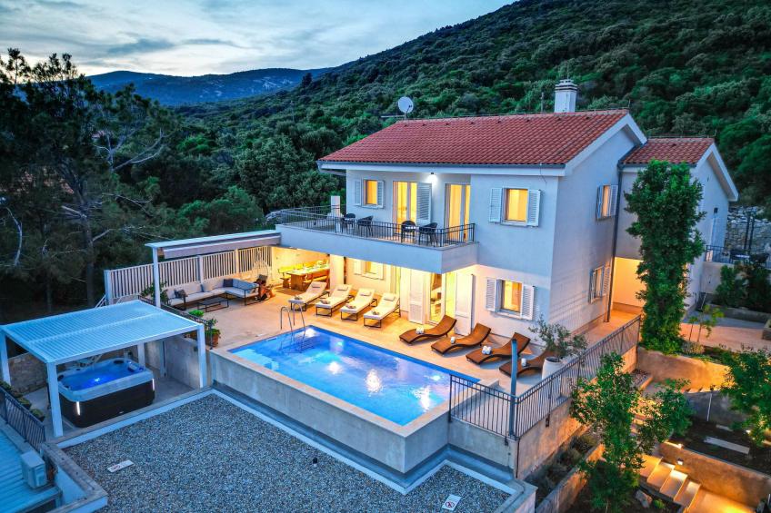 Geräumige, luxuriöse 5-Ferienvilla mit Meerblick, eigenem Pool und großer Terr - foto 2