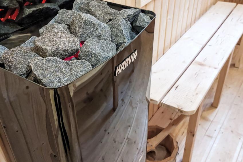 Roubenka u potoka - foto 23