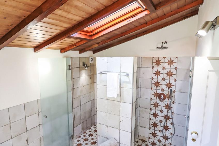 Kleines Ferienhaus mit Terrasse und Parkplatz - foto 15