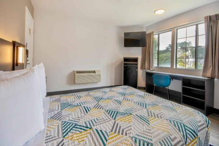 1 Queen Bed  Non-Smoking - foto 11