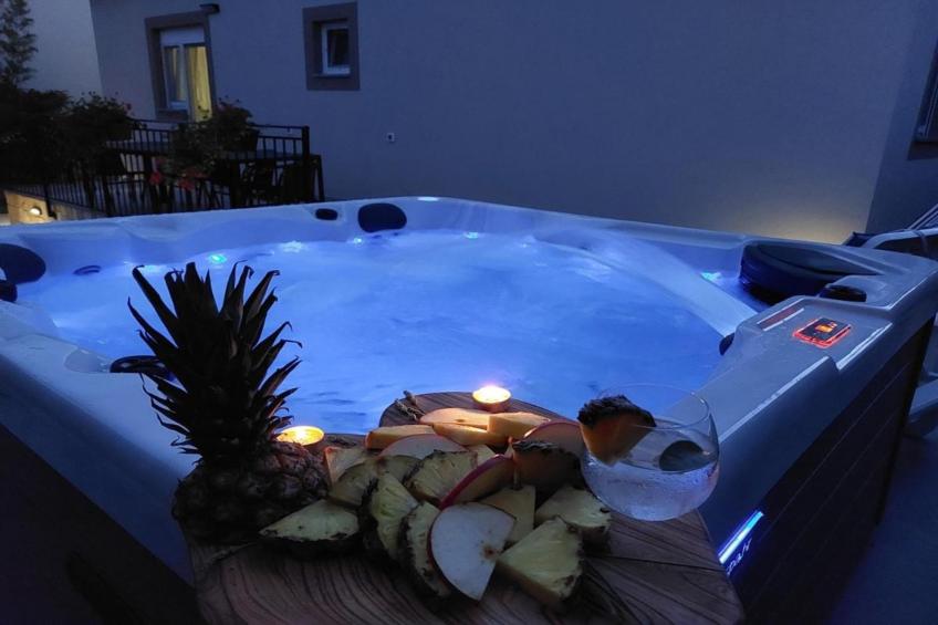 Mihael Holiday House - Three Bedroom Holiday Home with jacuzzi - foto 30