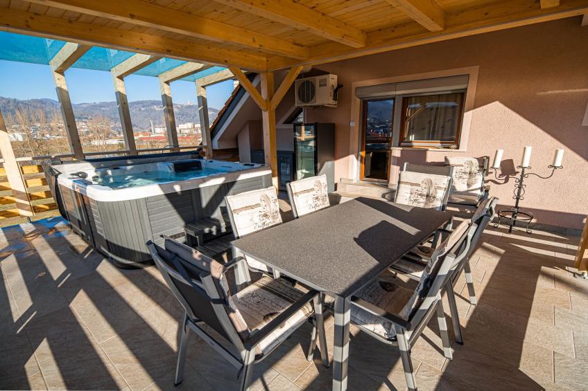 Relaxing Retreat with Hot Tub in Sevnica - Three Bedroom Apartment - foto 42