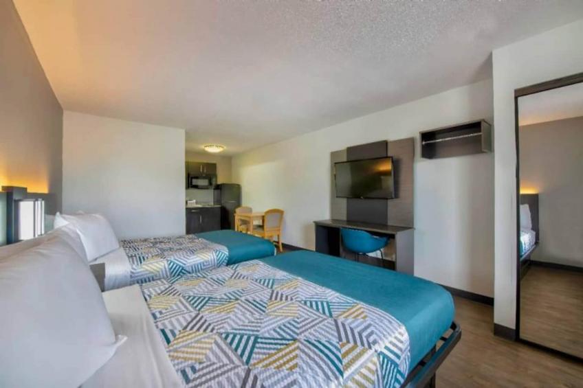 2 Full Beds  Smoking - foto 15