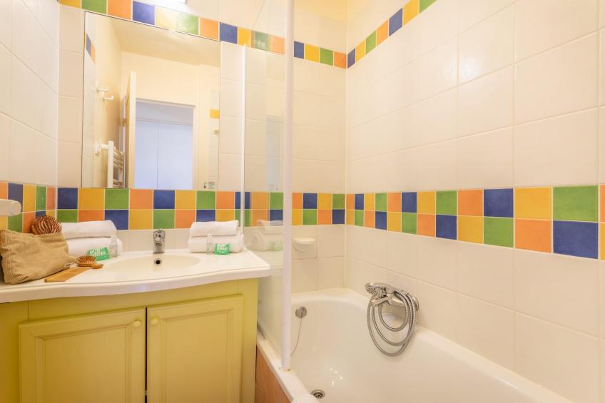 Pierre & Vacances Village Pont Royal en Provence Apartment 6 people - 1 bedroom + 1 sleeping alcove - Balcony or terrace - foto 8