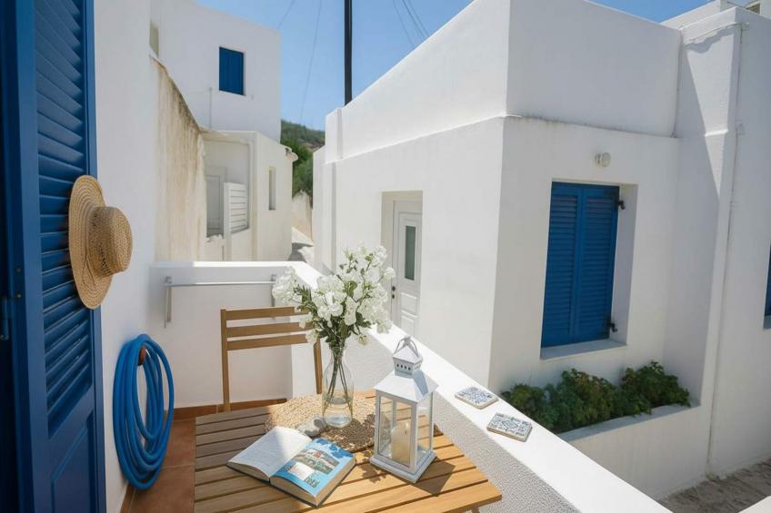 Picturesque Paros White House with Balcony Views - foto 5