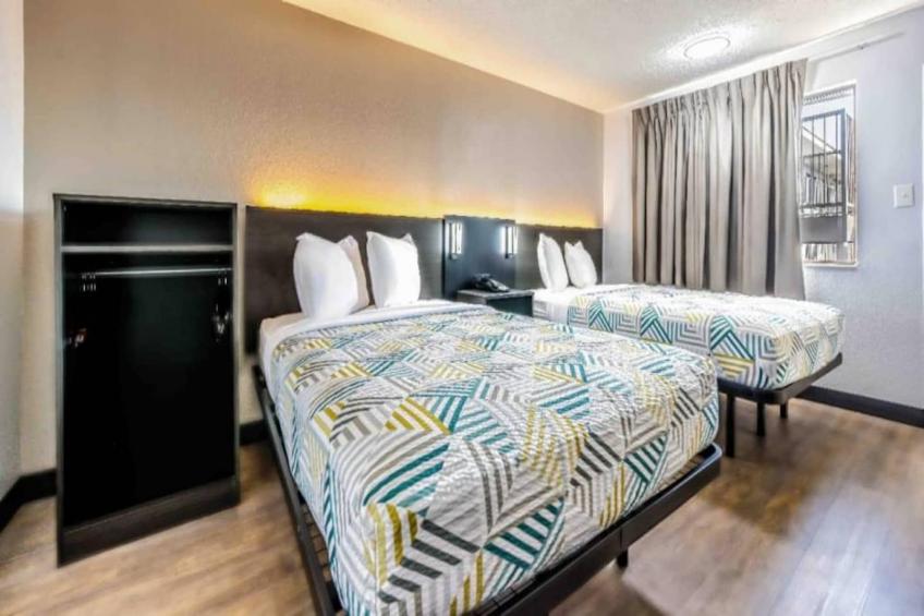 2 Full Beds  Mobility Accessible Tub Nsmk - foto 10