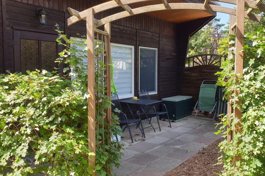 Holz-Bungalow mit Terrasse - foto 3