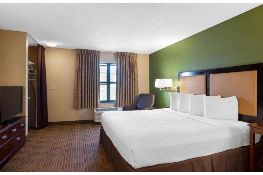 1 Queen Bed | Non-Smoking, Kitchen - foto 29