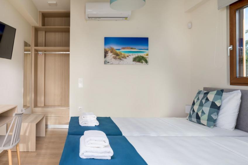 Haus in Agia Marina mit Außenpool - foto 25