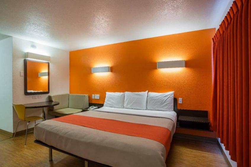 1 King Bed  Non-Smoking - foto 24