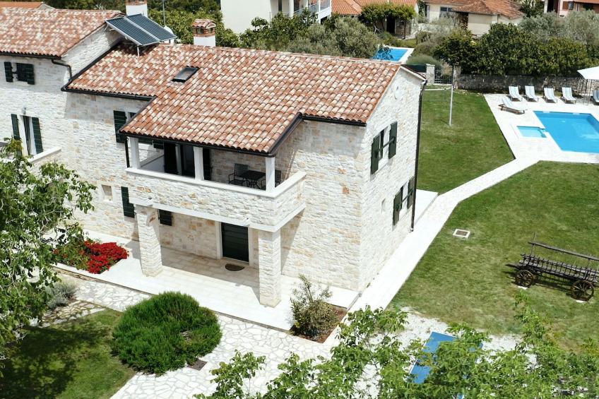 in Barat mit privatem Pool