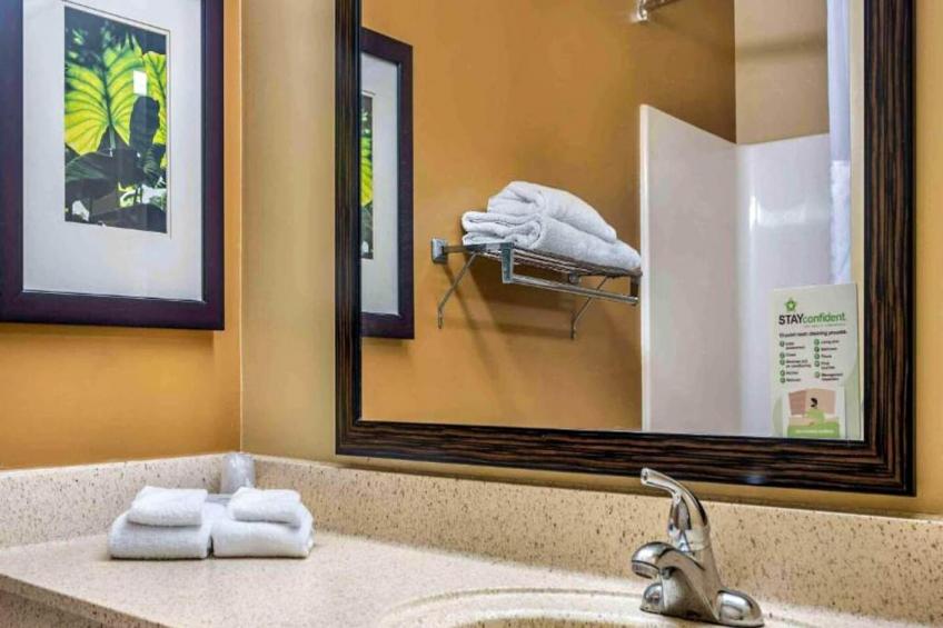 1 Queen Bed | Mob Acc Tub Ste Nsmk Sb Micfri - foto 26