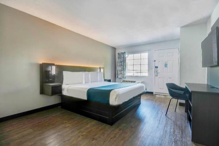 1 King Bed  Smoking - foto 11