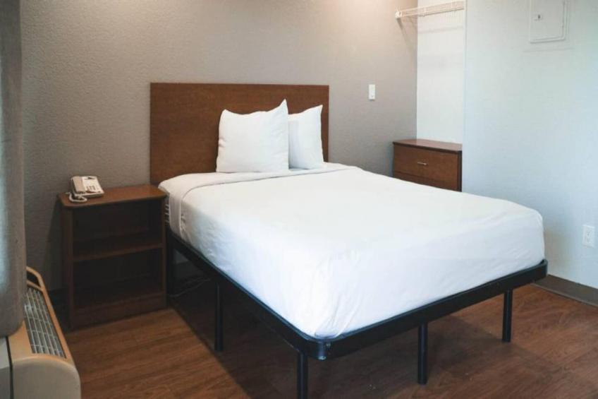 1 Queen Bed  Mobil Access Tub Nsmk Kitchen - foto 10