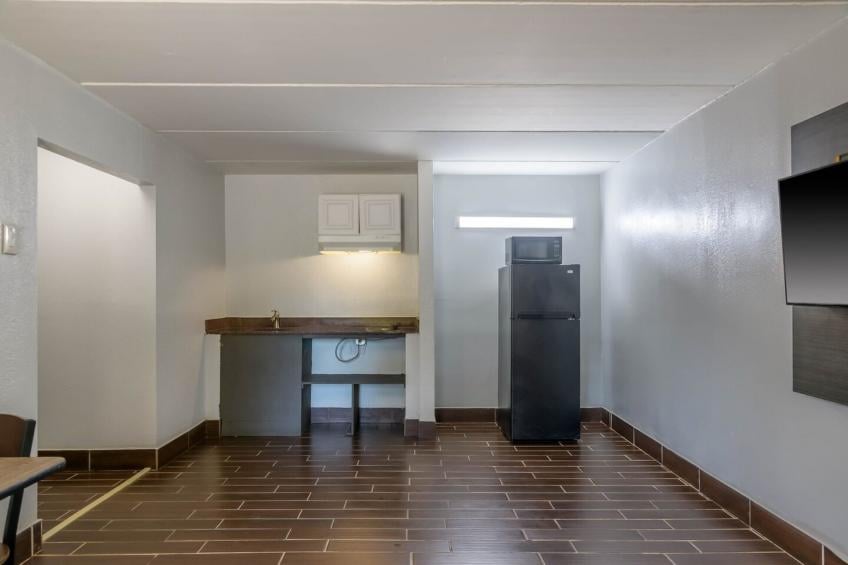 2 Queen Beds  Non-Smoking Kitchen - foto 58