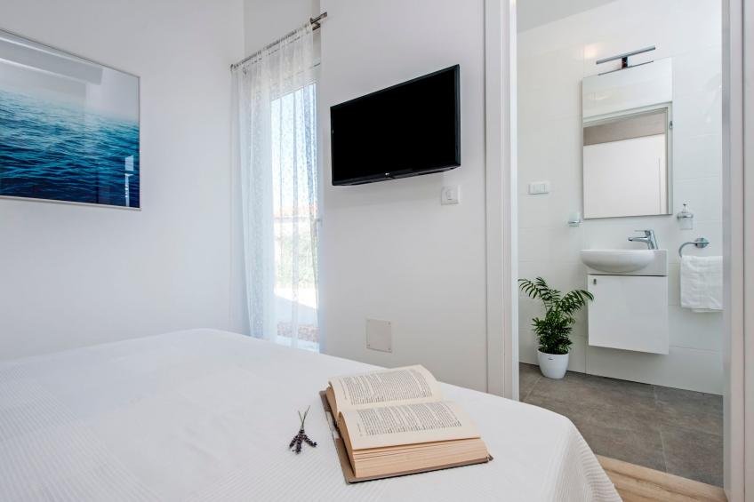 Vollständig freistehende Designervilla mit Infinity-Pool - foto 18