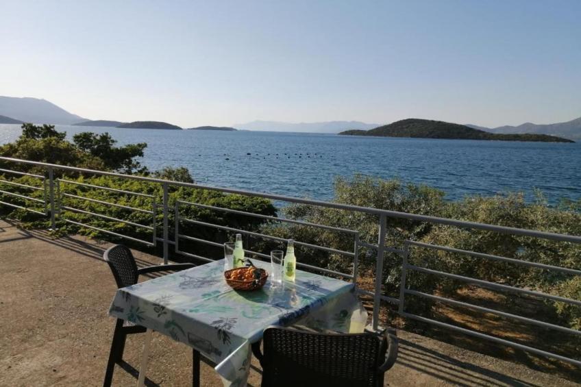 Spacious and Cozy Seafront Apartments - One Bedroom Apartment with Terrace and Sea View - foto 13