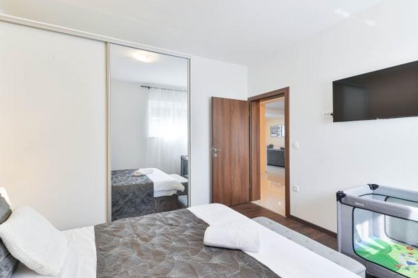 Apartment Holiday House Diana - foto 29