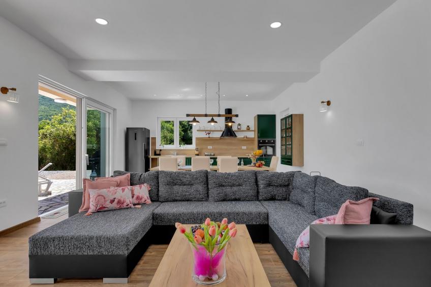 Alleinstehende Villa Slime mit Pool und Garten - foto 27