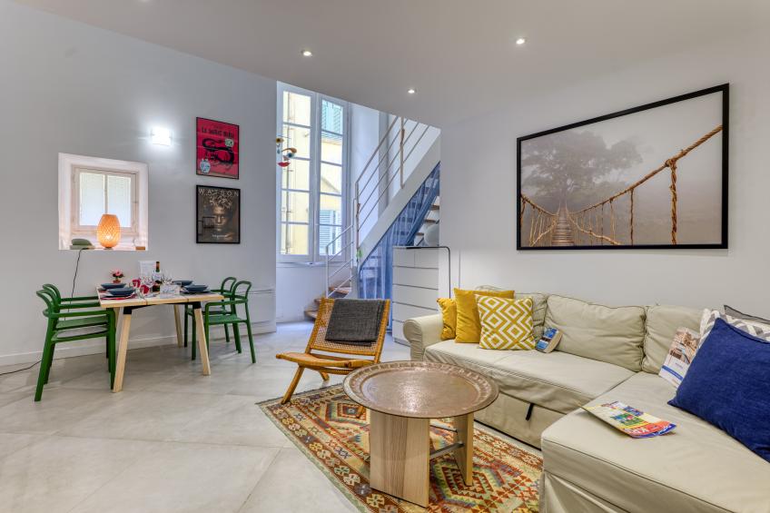 Two Levels Apt In Historical Building