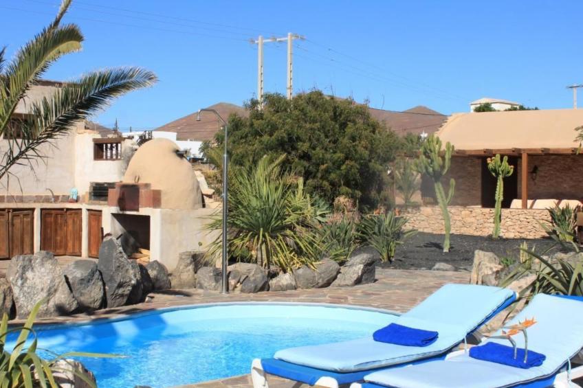 Typisches kanarisches Steinhaus mit privatem Pool in Tuineje - foto 2