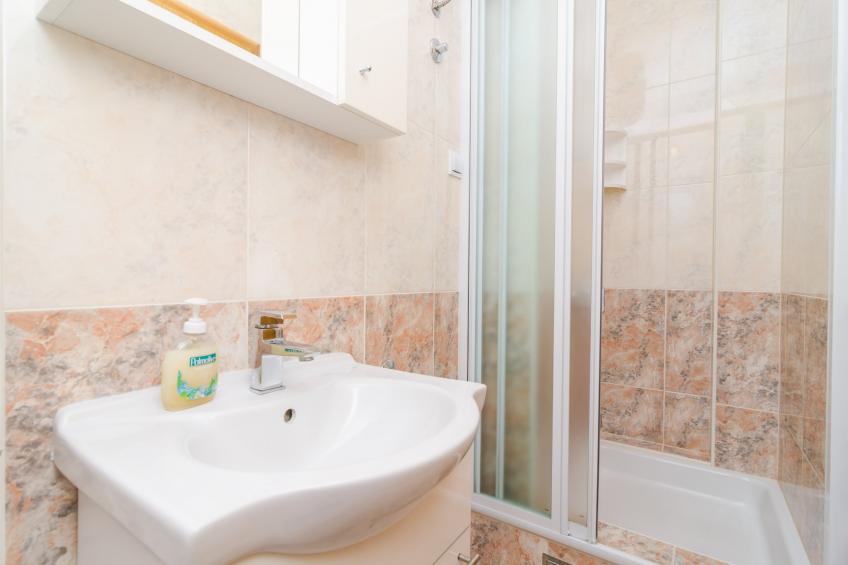 Apartments & Rooms Barišić - Studio Apartment with Balcony and Garden View (First Floor)-APT 2 - foto 9