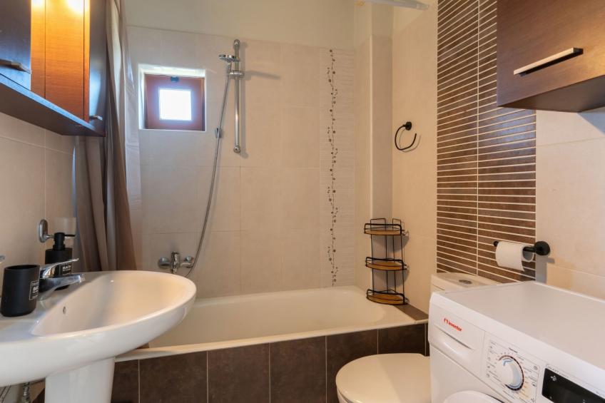 3-Schlafzimmer-Villa mit privatem Pool und Ladegerät für Elektroautos - foto 38