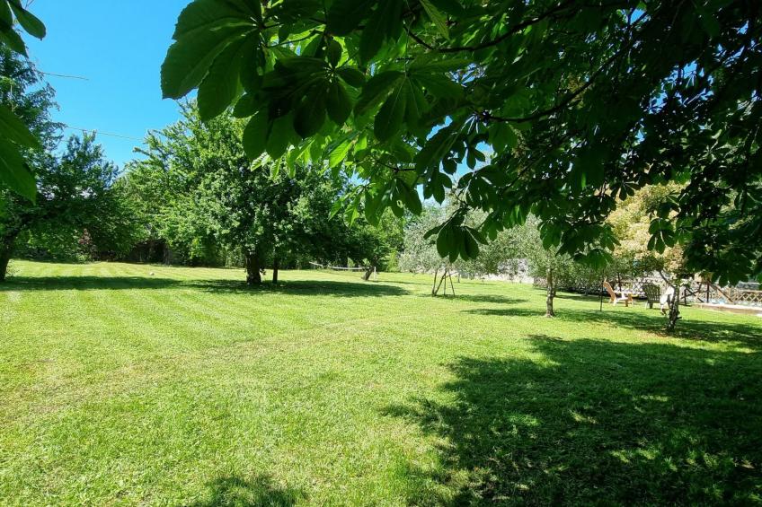 8-Zimmer-Schloss mit Pool und eigenem Park - foto 18