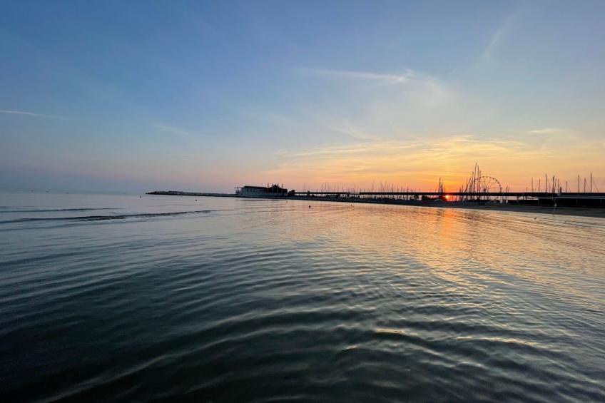 Flacher Strand und Zentrum, Privatparkplatz - foto 9