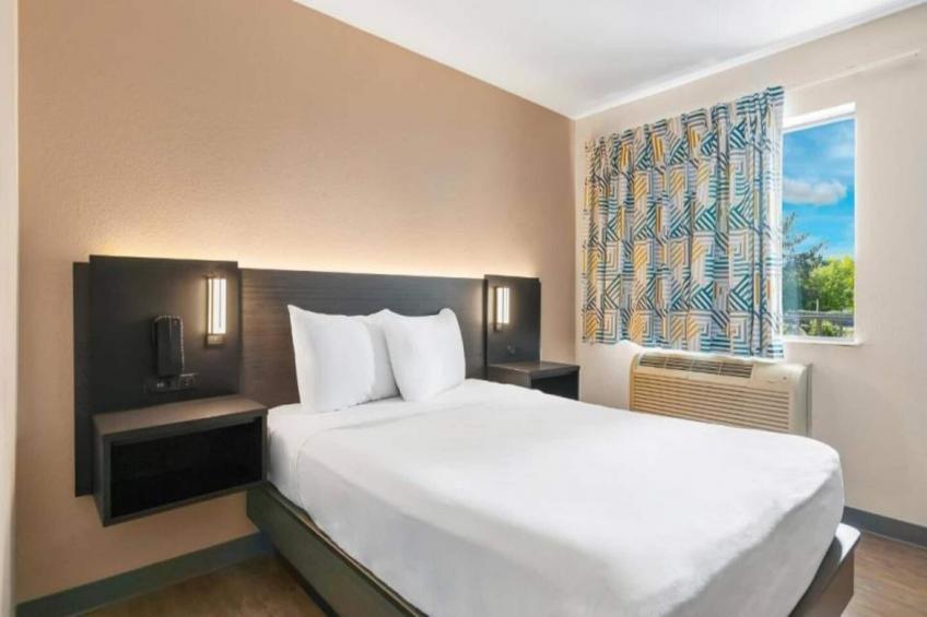 1 Full Bed  Premium Mini Fridge - foto 9