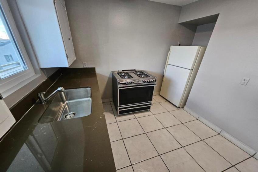 King Bed with Kitchenette Non-Smoking - foto 15