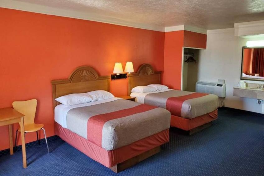 2 Queen Beds  Non-Smoking Micfridge - foto 5