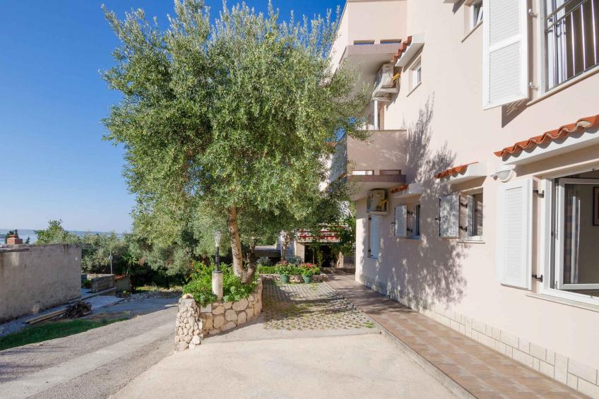 Holiday apartment with barbecue and balcony - BF-XPV6F - foto 9