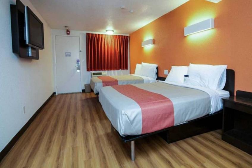 2 Full Beds  Smoking - foto 3